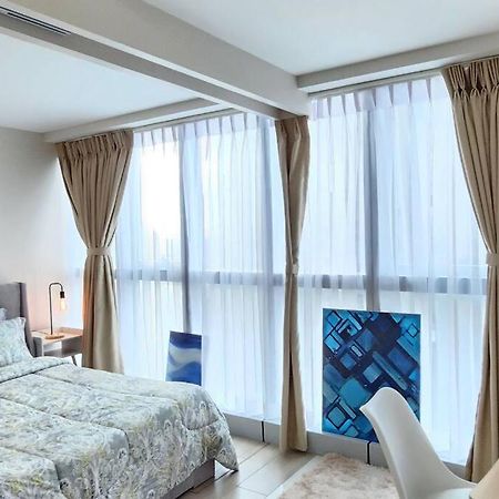 Cosy Executive 1 Bedroom Uptown Parksuites Ultra Fast Internet Manila Exteriör bild