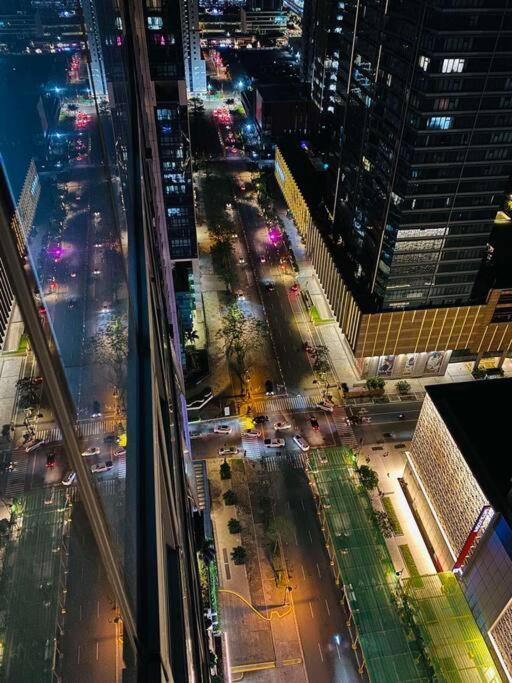 Cosy Executive 1 Bedroom Uptown Parksuites Ultra Fast Internet Manila Exteriör bild