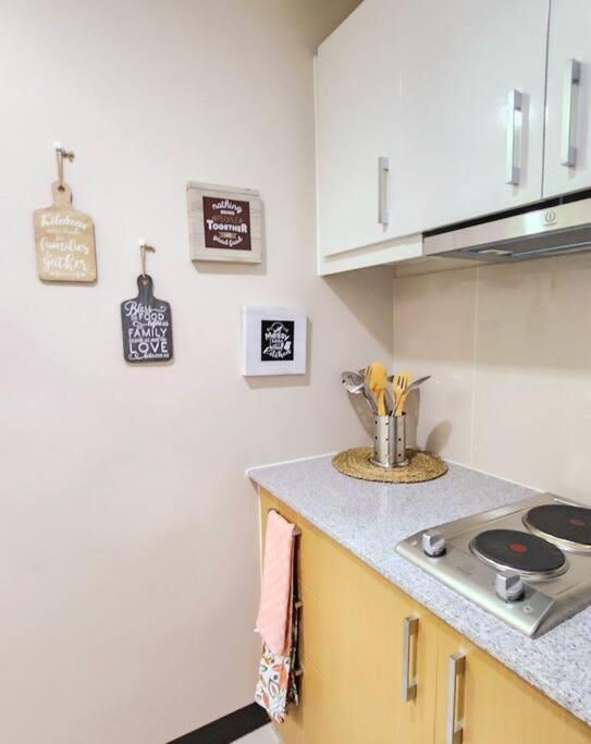 Cosy Executive 1 Bedroom Uptown Parksuites Ultra Fast Internet Manila Exteriör bild