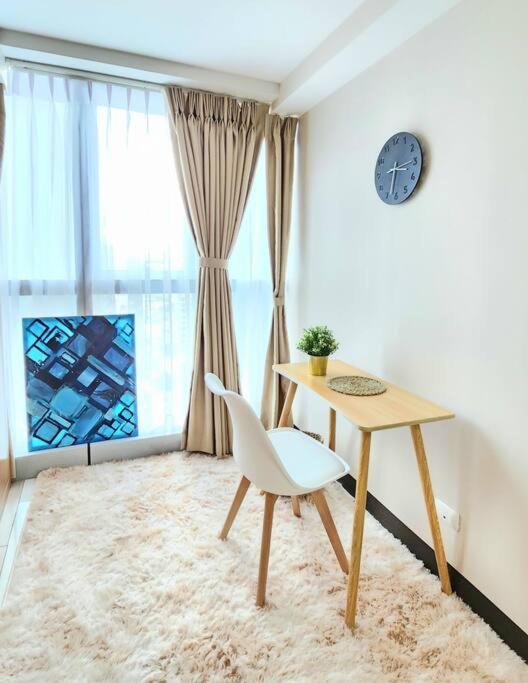 Cosy Executive 1 Bedroom Uptown Parksuites Ultra Fast Internet Manila Exteriör bild