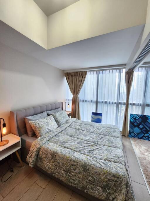 Cosy Executive 1 Bedroom Uptown Parksuites Ultra Fast Internet Manila Exteriör bild