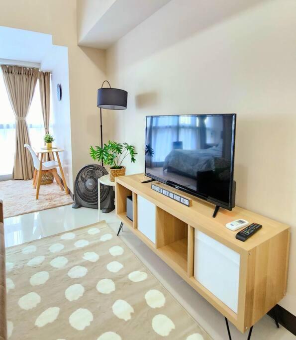 Cosy Executive 1 Bedroom Uptown Parksuites Ultra Fast Internet Manila Exteriör bild