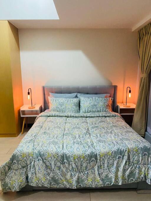Cosy Executive 1 Bedroom Uptown Parksuites Ultra Fast Internet Manila Exteriör bild