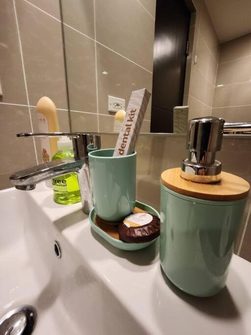 Cosy Executive 1 Bedroom Uptown Parksuites Ultra Fast Internet Manila Exteriör bild