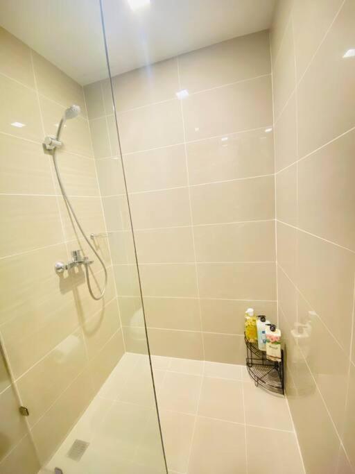 Cosy Executive 1 Bedroom Uptown Parksuites Ultra Fast Internet Manila Exteriör bild